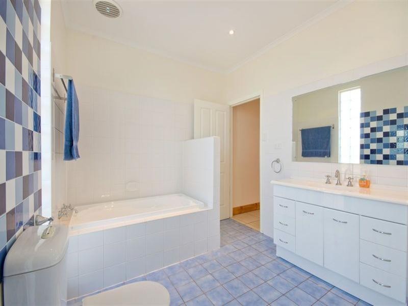 2 Etna Avenue, Cheltenham SA 5014