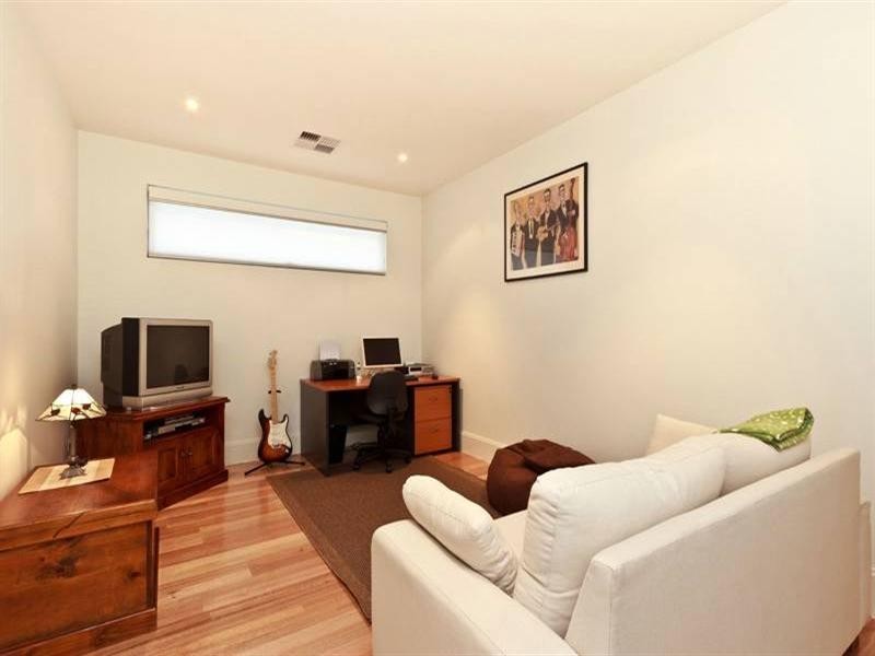 8 Paruna Road, Fulham Gardens SA 5024