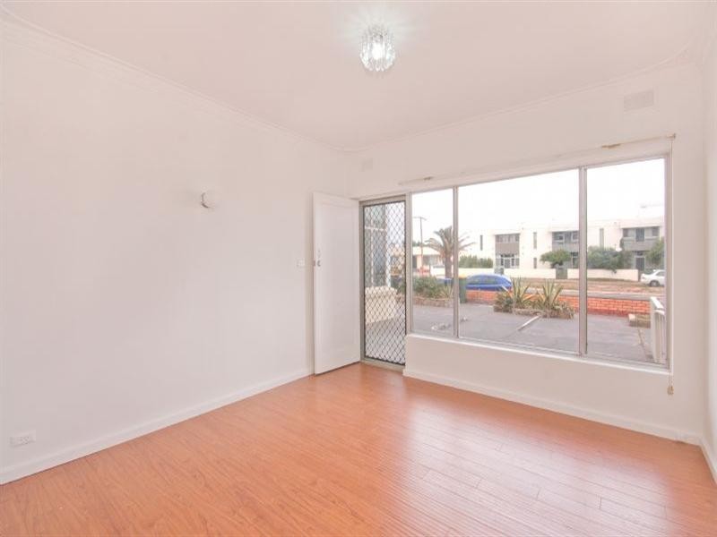 2/20 Seaview Road, West Beach SA 5024
