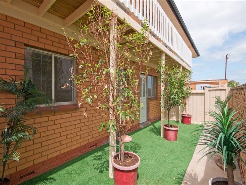 2/20 Seaview Road, West Beach SA 5024