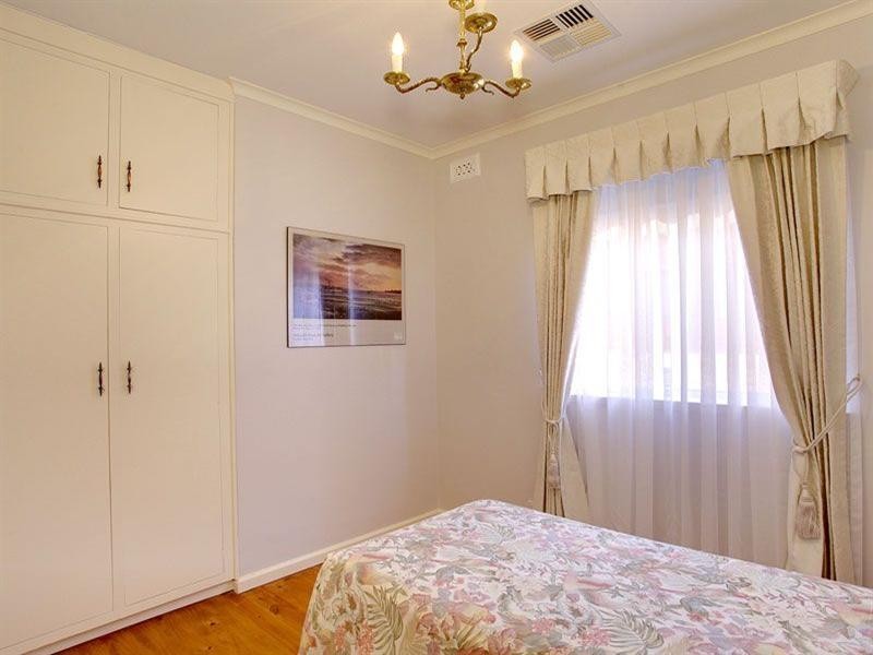 21 Rivett Avenue, Fulham Gardens SA 5024