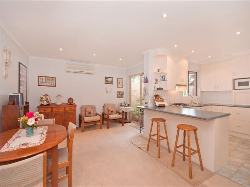 2/22 Cowper Street, Black Forest SA 5035