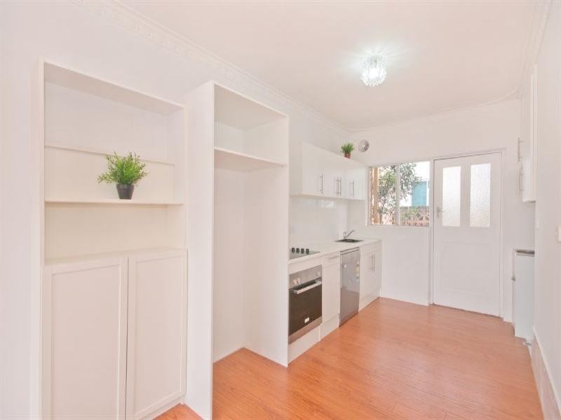 2/20 Seaview Road, West Beach SA 5024