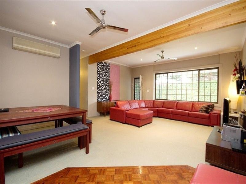 8 Neville Avenue, Clarence Gardens SA 5039