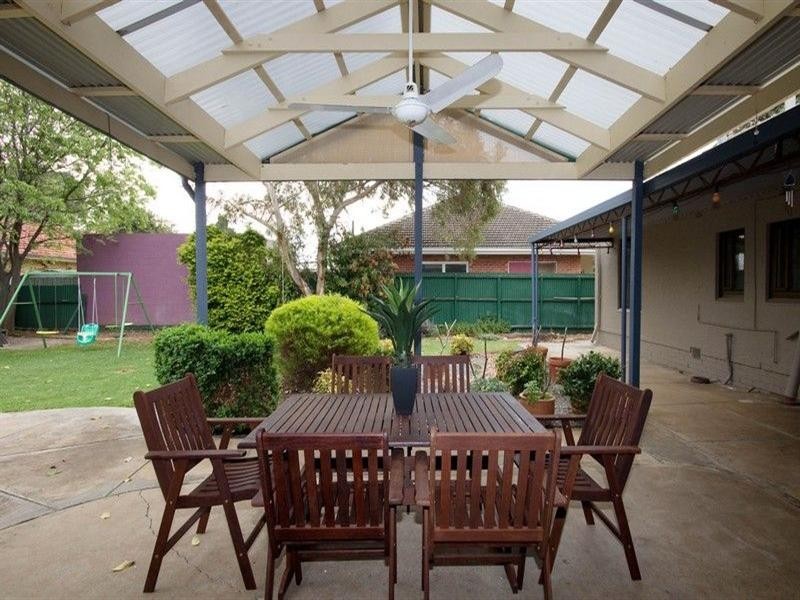 8 Neville Avenue, Clarence Gardens SA 5039