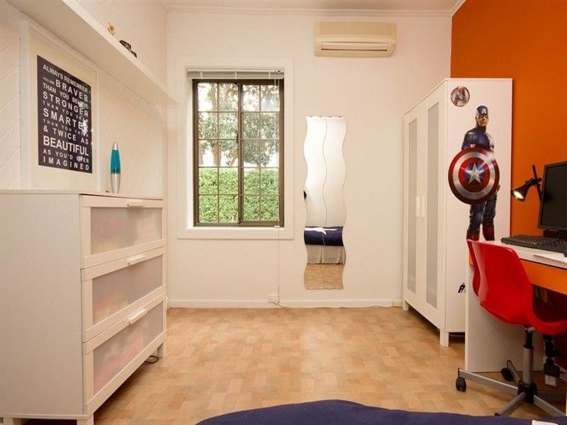 8 Neville Avenue, Clarence Gardens SA 5039