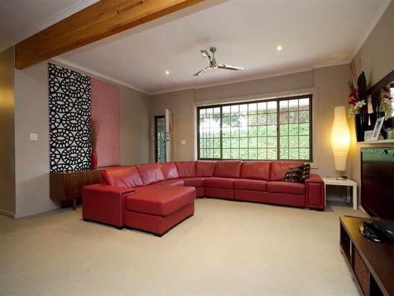 8 Neville Avenue, Clarence Gardens SA 5039