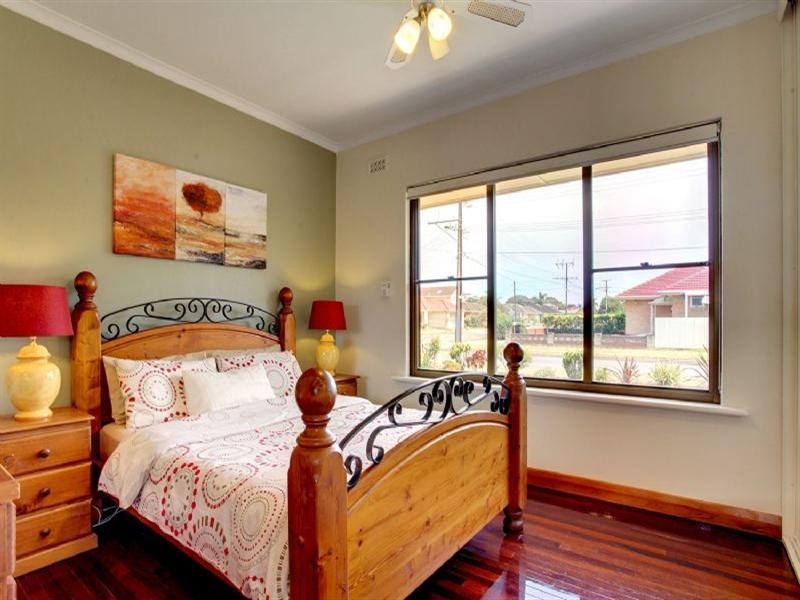 20 Shandon Avenue, Seaton SA 5023