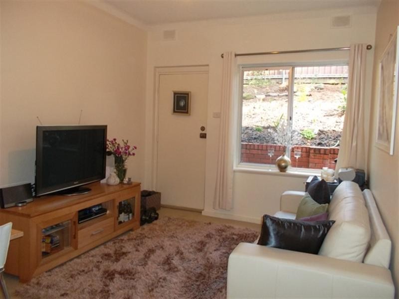 9/5A Henley Beach Road, Henley Beach South SA 5022