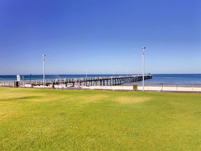 9/5A Henley Beach Road, Henley Beach South SA 5022