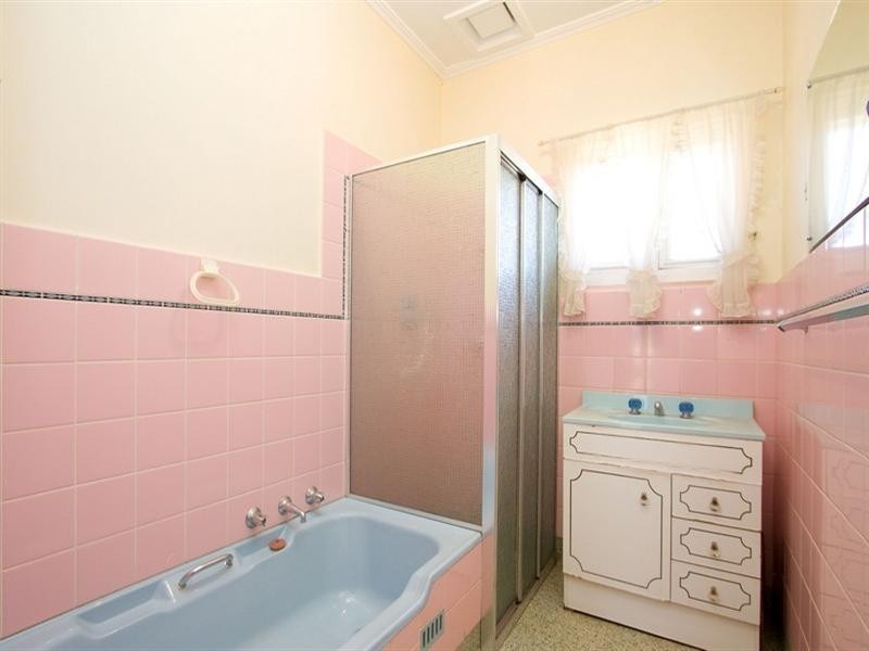 18 Angley Avenue, Findon SA 5023