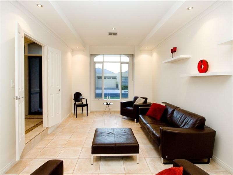 9 Swann Avenue, Flinders Park SA 5025