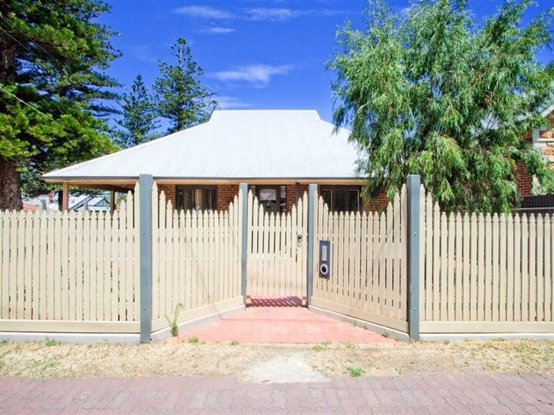 17 Main Street, Henley Beach SA 5022