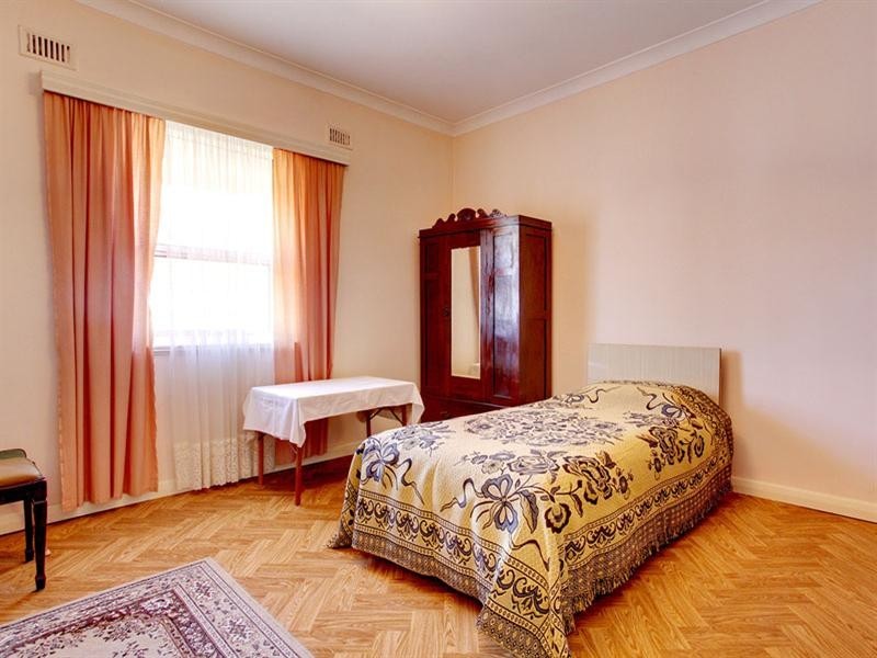 18 Rose Street, Birkenhead SA 5015