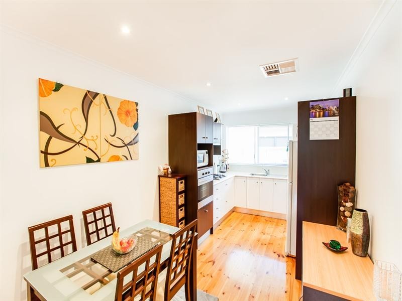 4/1 Hazel Terrace, Henley Beach South SA 5022