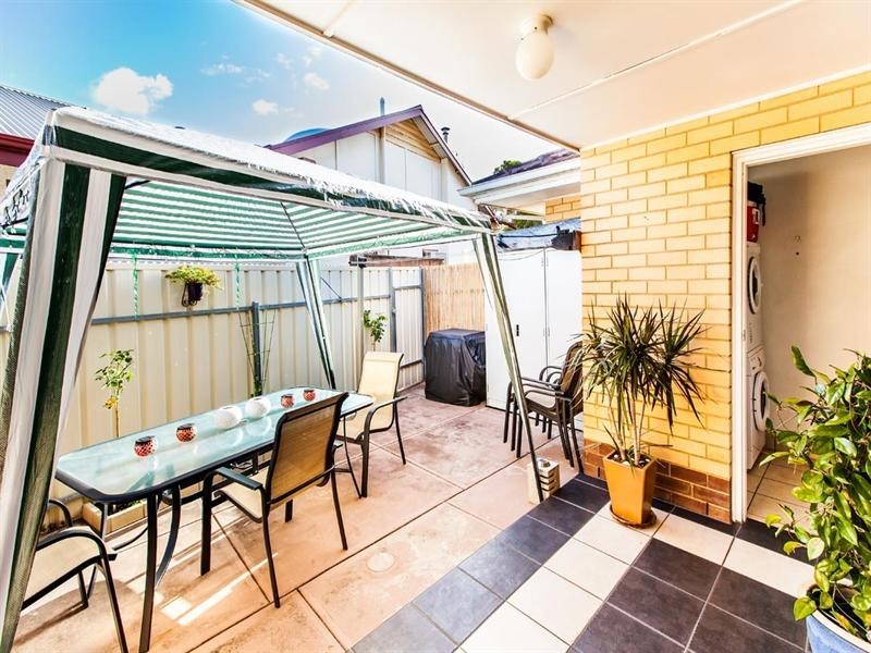 4/1 Hazel Terrace, Henley Beach South SA 5022