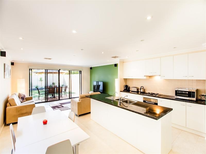 28A Bolingbroke Avenue, Henley Beach SA 5022