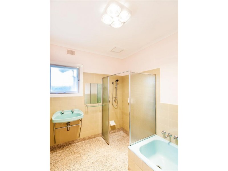 16 Laidlaw Street, Henley Beach SA 5022