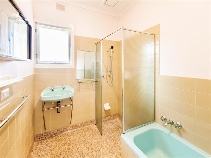 16 Laidlaw Street, Henley Beach SA 5022