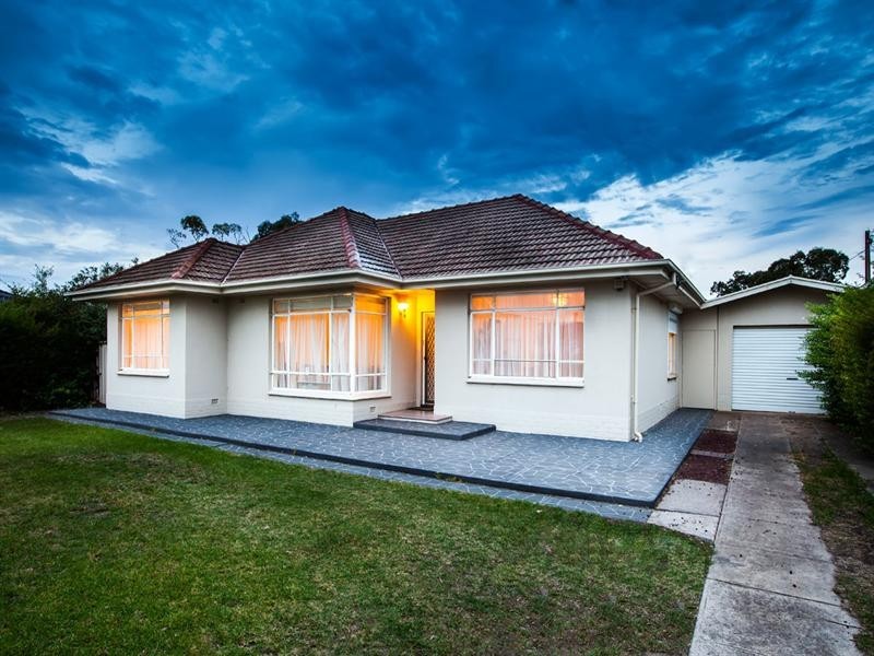 2 Mitton Avenue, Henley Beach SA 5022