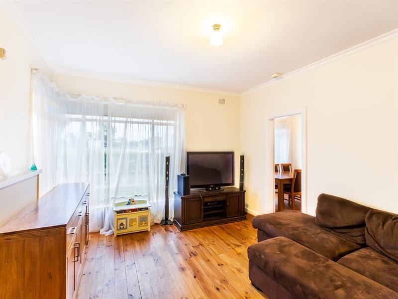 2 Mitton Avenue, Henley Beach SA 5022