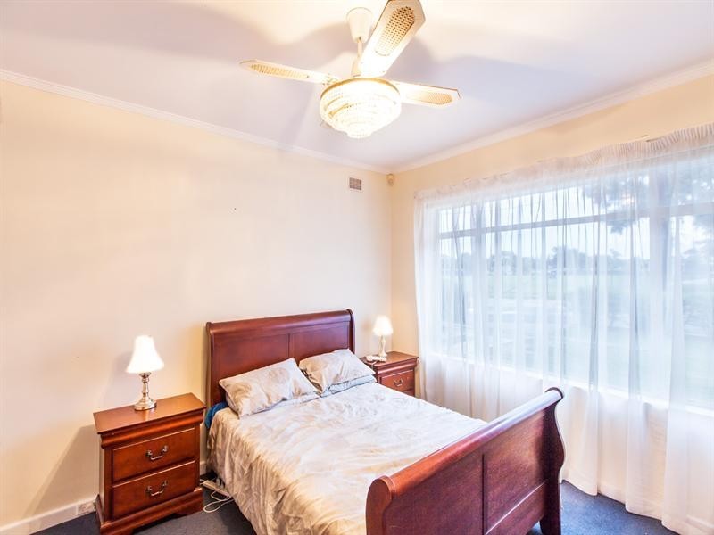 2 Mitton Avenue, Henley Beach SA 5022