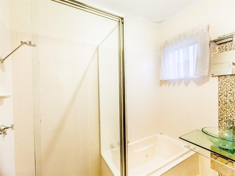 10 Harris Road, Vale Park SA 5081