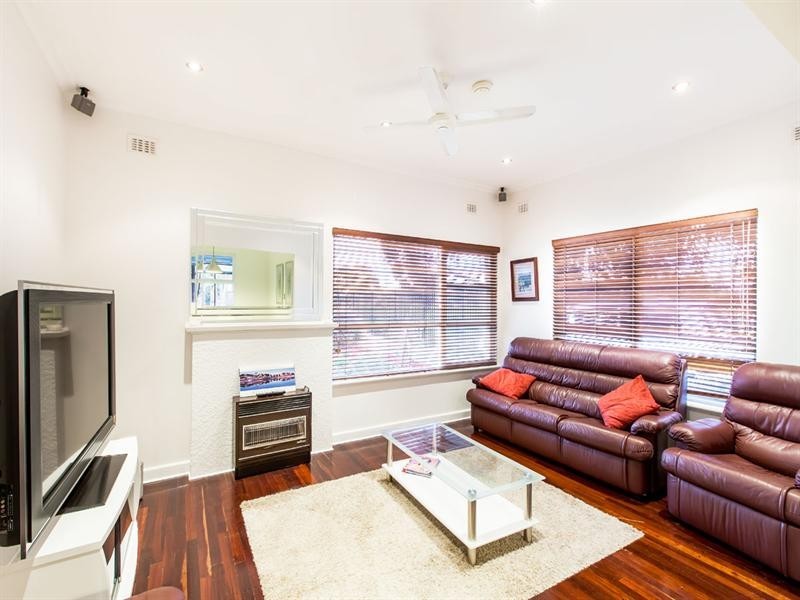 2 Cluse Street, Henley Beach SA 5022