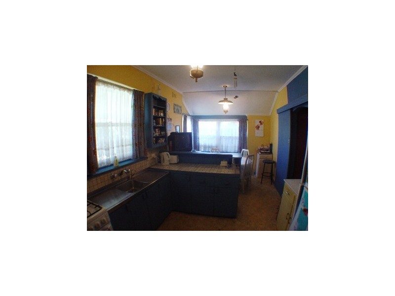 11 HMAS Australia Road, Henley Beach South SA 5022