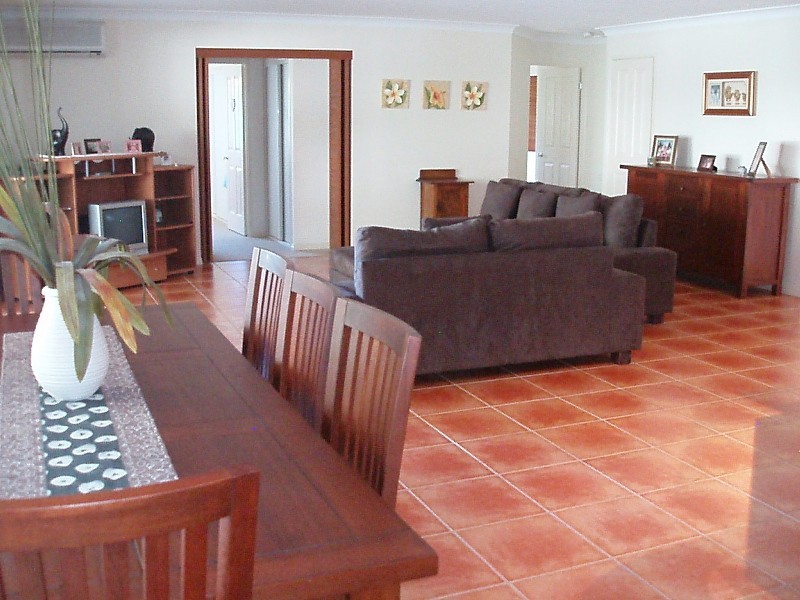 9 Torquay Place, Arundel QLD 4214