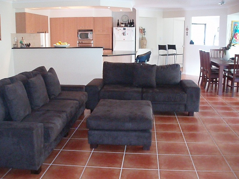 9 Torquay Place, Arundel QLD 4214