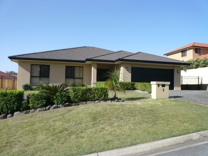 7 Parnham Court, Arundel QLD 4214