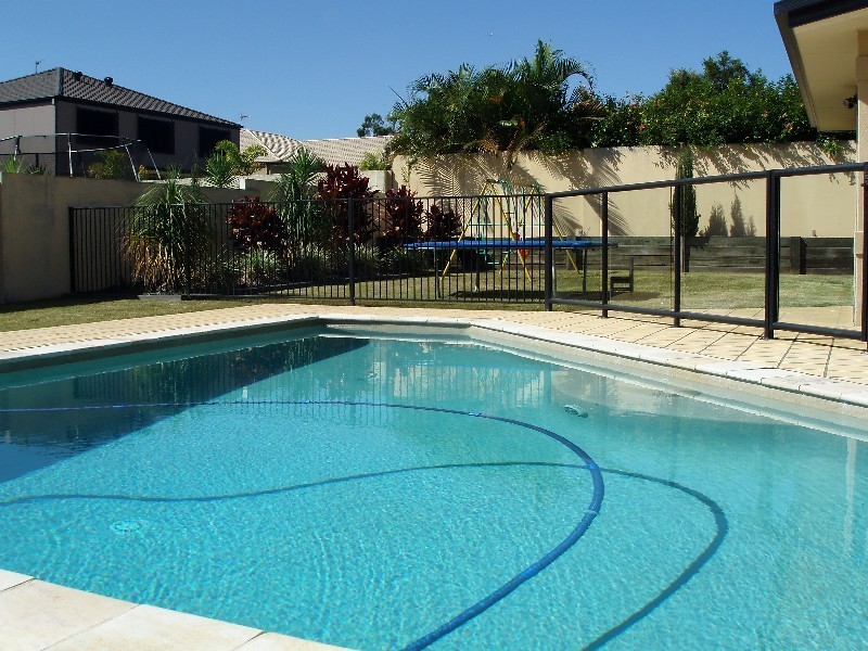 7 Parnham Court, Arundel QLD 4214