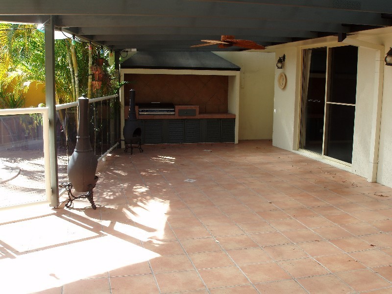 23 Maltravers Drive, Arundel QLD 4214