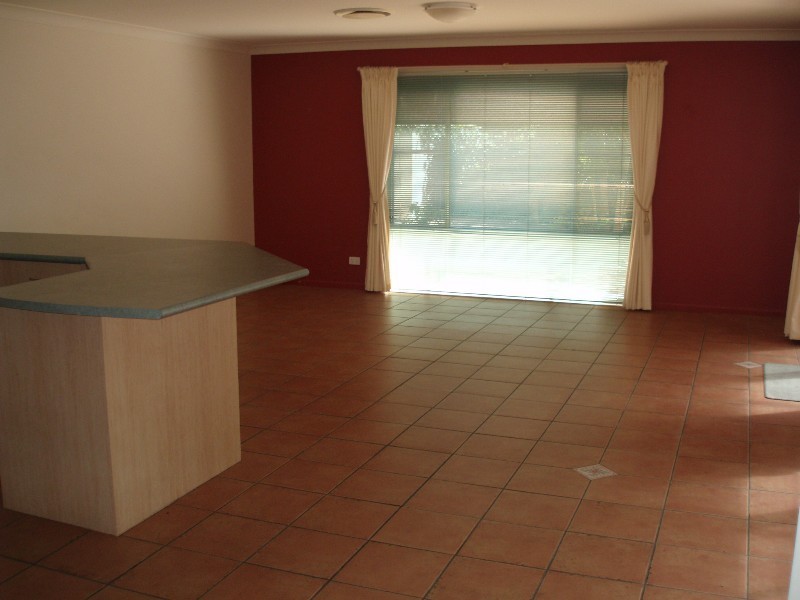 23 Maltravers Drive, Arundel QLD 4214