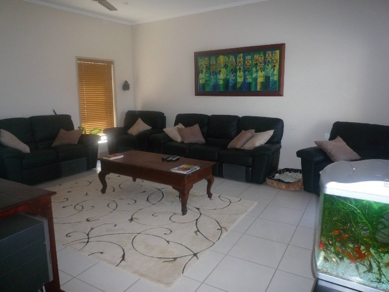 12 Eastbourne Chase, Arundel QLD 4214