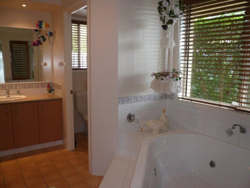 13 Mackellar Rise, Maudsland QLD 4210