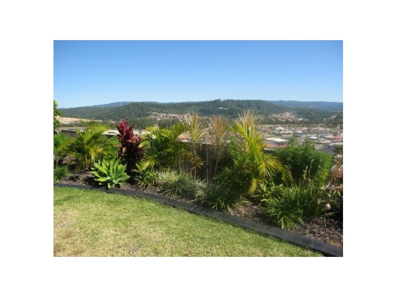 82 Salvado Drive, Pacific Pines QLD 4211