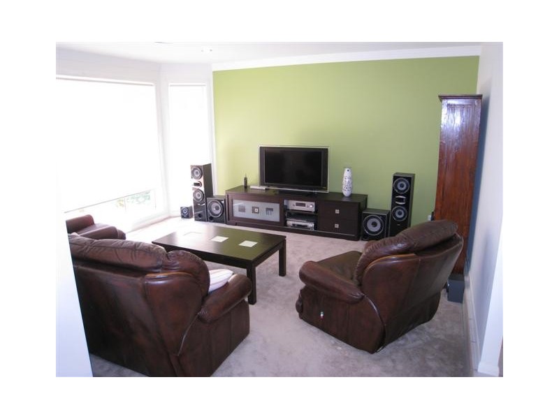 38 Desert Falls Crescent, Parkwood QLD 4214