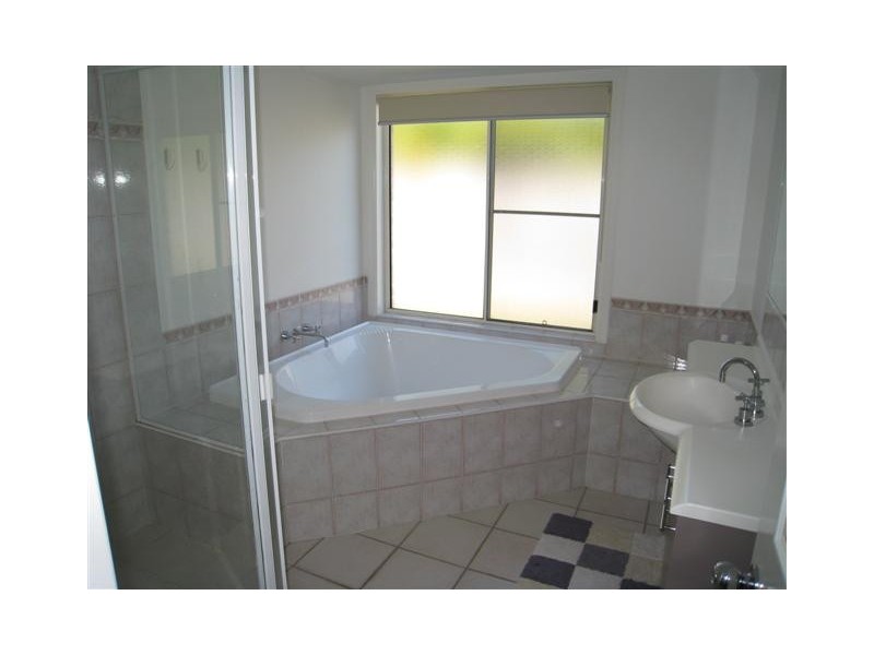 38 Desert Falls Crescent, Parkwood QLD 4214