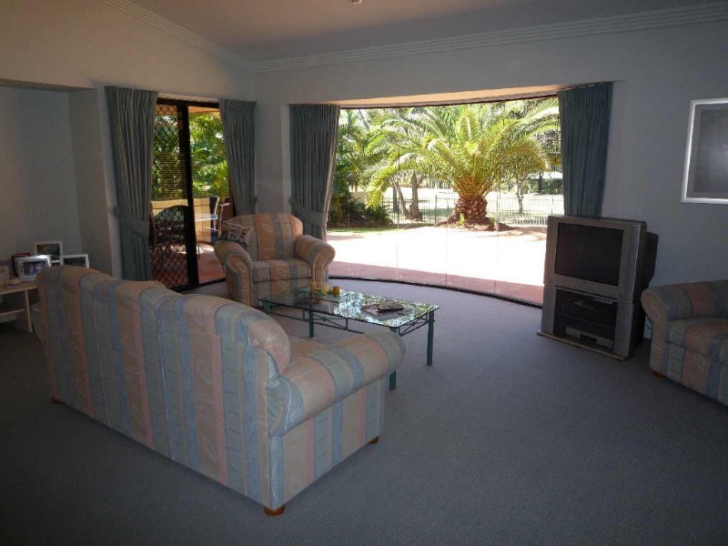 19 Hazel Court, Arundel QLD 4214