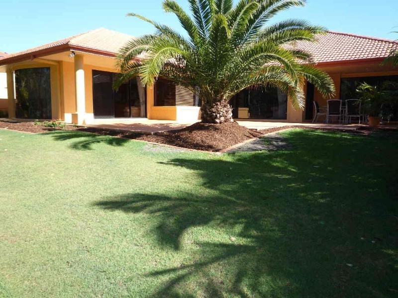 19 Hazel Court, Arundel QLD 4214