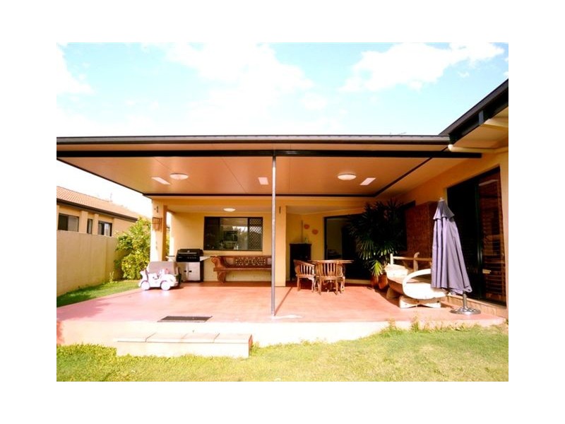 35 Maltravers Drive, Arundel QLD 4214