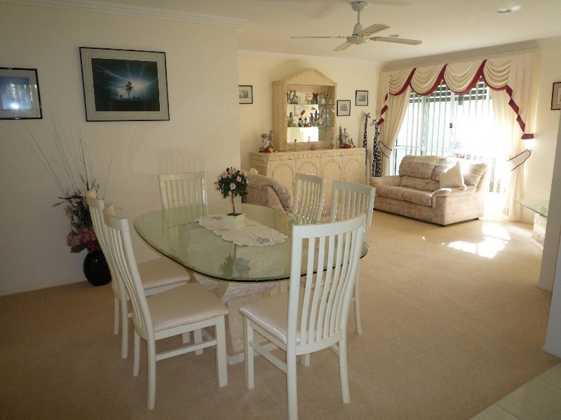 44 Ingles Circuit, Arundel QLD 4214