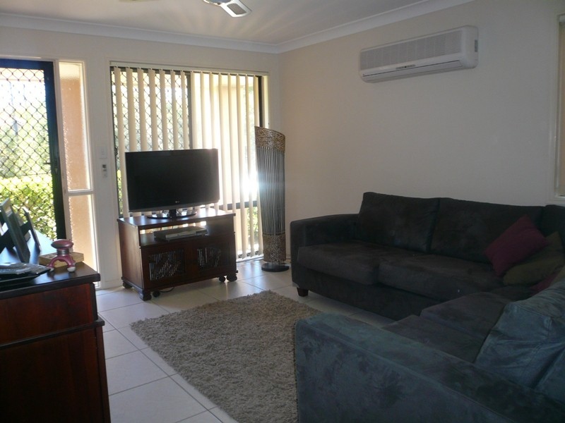 29/13 Hervey Street, Pacific Pines QLD 4211