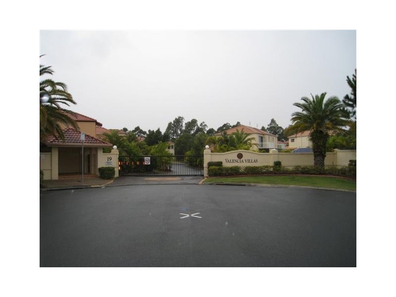 19 Harrow Place, Arundel QLD 4214