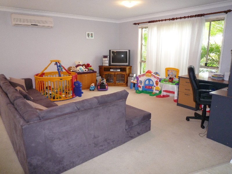 48 Marble Arch Place, Arundel QLD 4214