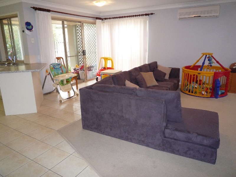 48 Marble Arch Place, Arundel QLD 4214