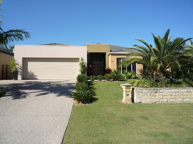 10 Blackfen Court, Arundel QLD 4214