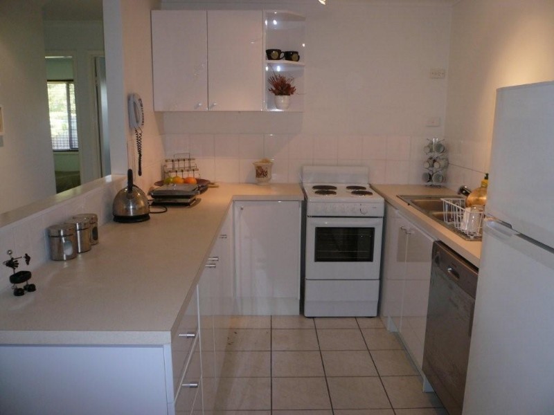 126 Kumbari Avenue, Labrador QLD 4215